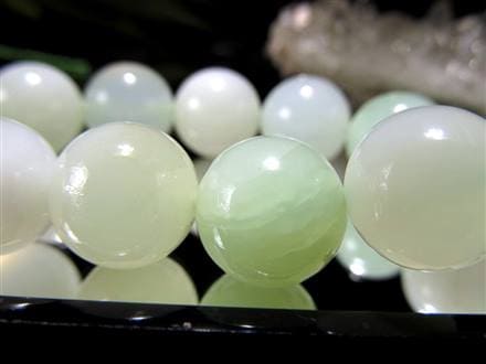 グリーンオパール 蛋白石 opal ビーズ 一連