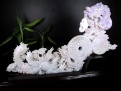 翡翠彫刻プレート置物