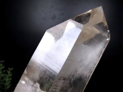 天然水晶【ラフポイント】原石置物