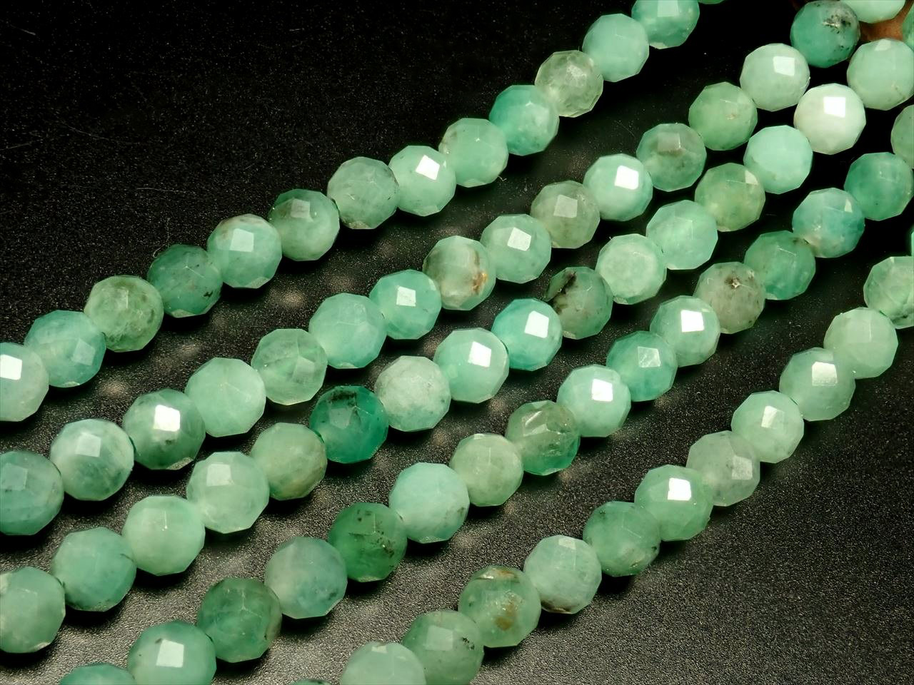 エメラルドボールカット連