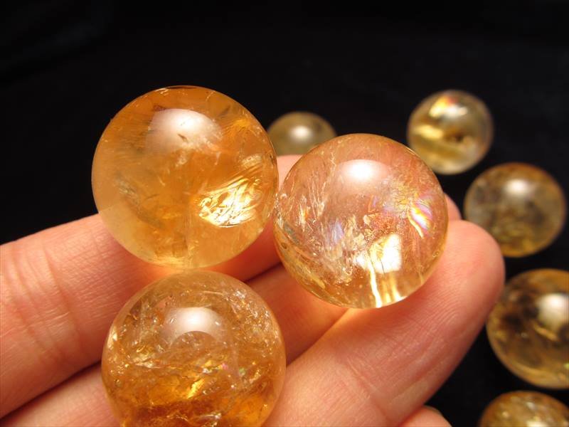 ☆金運の代名詞シトリン丸玉入荷！☆金運・財運・幸運！☆お守りにも