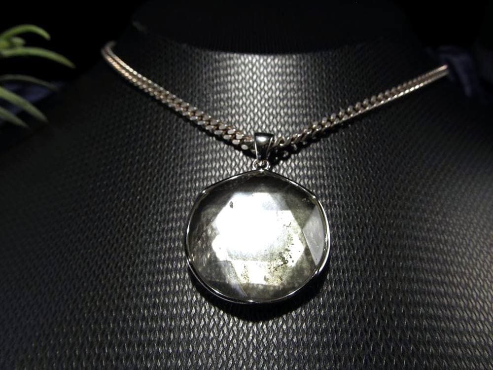 リビアングラス 六芒星 ペンダント アクセサリー 隕石