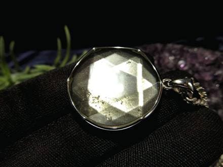 リビアングラス 六芒星 ペンダント アクセサリー 隕石