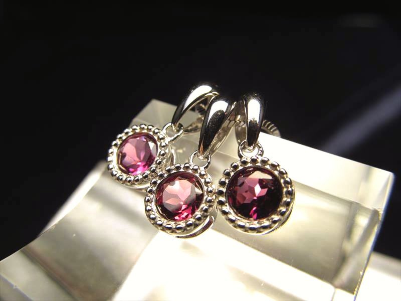 ロードライトガーネットペンダント