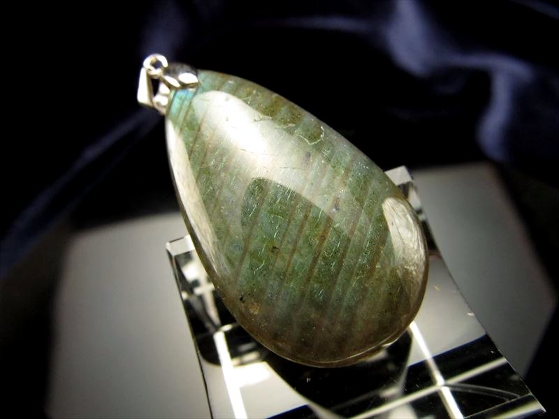 ストライプレインボーシラーラブラドライト