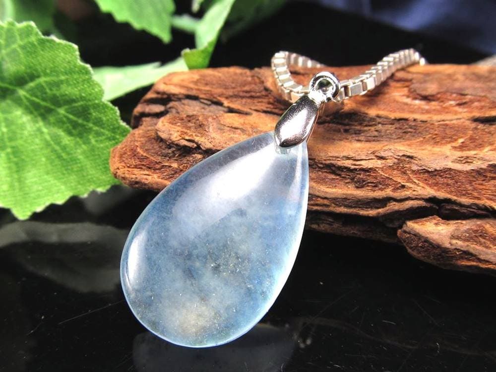 アクアマリン ペンダントトップ Silver925 ドロップ型 3月の誕生石 幸せな結婚』の象徴