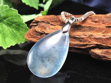 アクアマリン ペンダントトップ Silver925 ドロップ型 3月の誕生石 幸せな結婚』の象徴