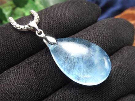 アクアマリン ペンダントトップ Silver925 ドロップ型 3月の誕生石 幸せな結婚』の象徴