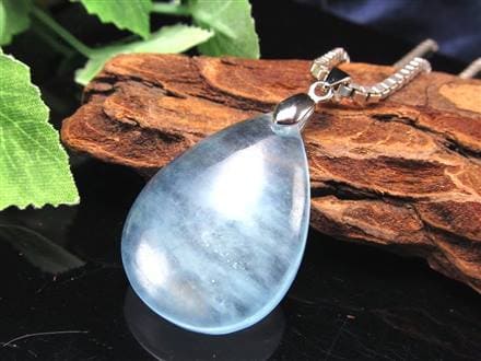 アクアマリン ペンダントトップ Silver925 ドロップ型 3月の誕生石 幸せな結婚』の象徴