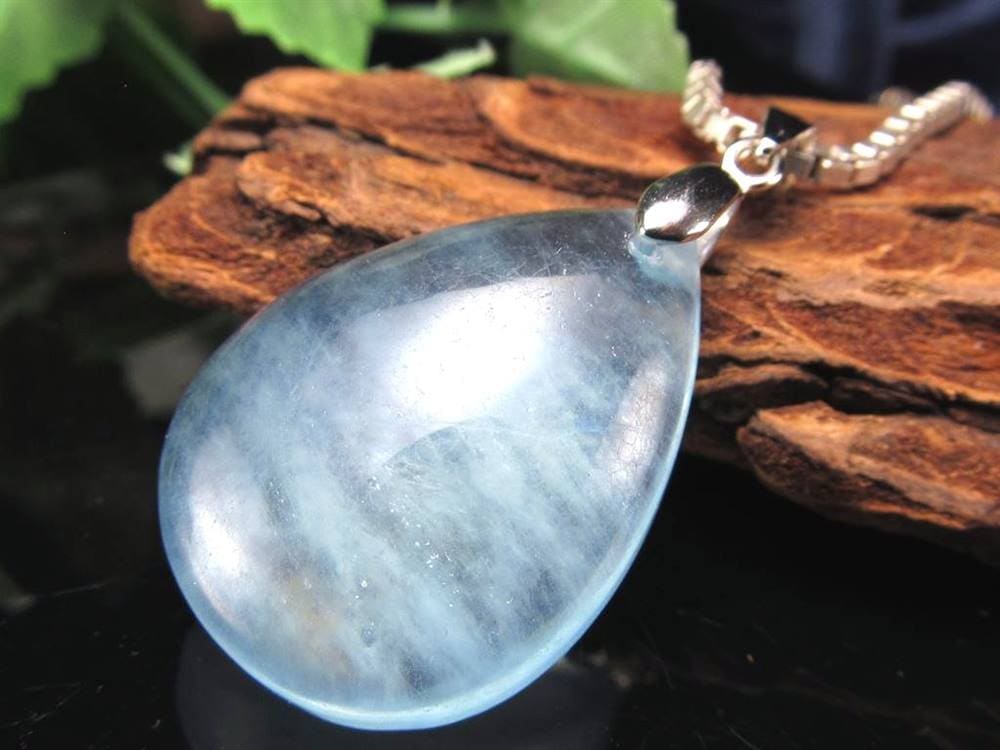 アクアマリン ペンダントトップ Silver925 ドロップ型 3月の誕生石 幸せな結婚』の象徴