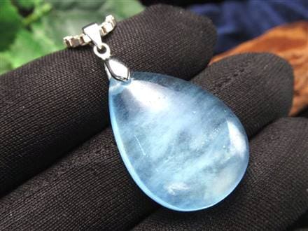 アクアマリン ペンダントトップ Silver925 ドロップ型 3月の誕生石 幸せな結婚』の象徴