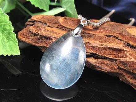 アクアマリン ペンダントトップ Silver925 ドロップ型 3月の誕生石 幸せな結婚』の象徴