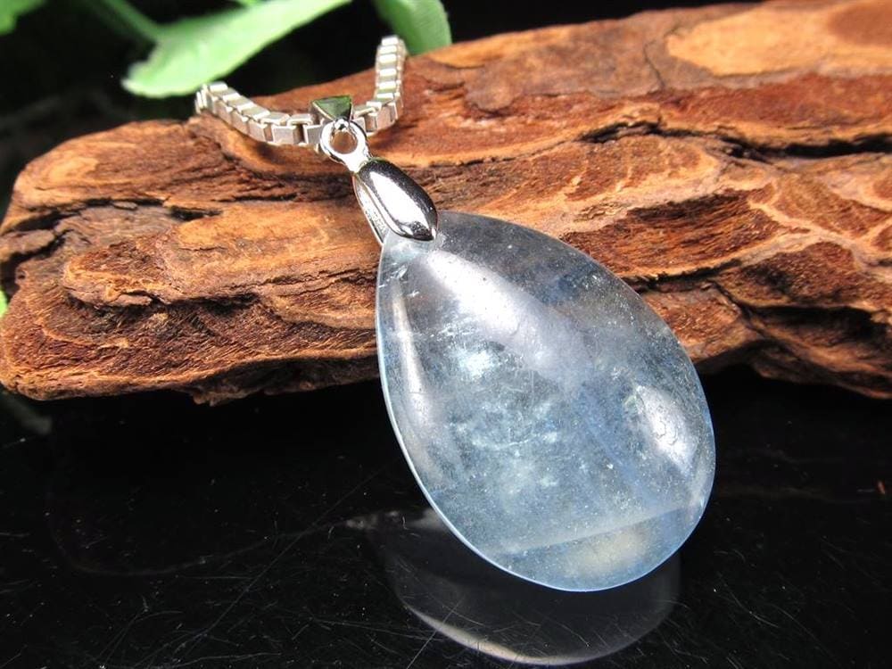 アクアマリン ペンダントトップ Silver925 ドロップ型 3月の誕生石 幸せな結婚』の象徴