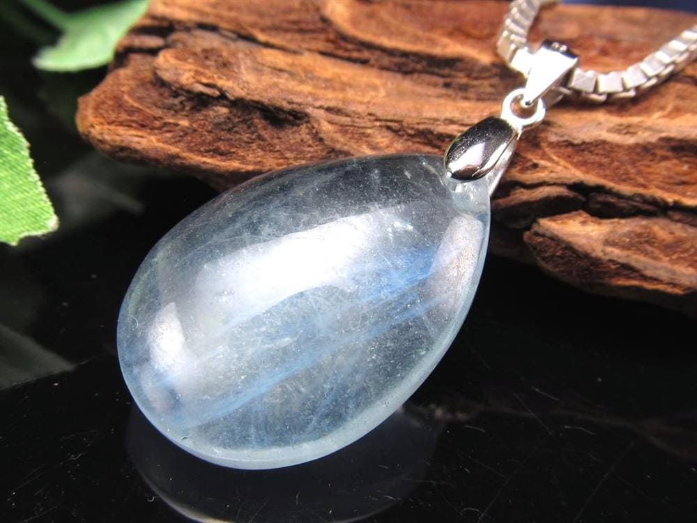 アクアマリン ペンダントトップ Silver925 ドロップ型 3月の誕生石 幸せな結婚』の象徴