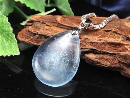 アクアマリン ペンダントトップ Silver925 ドロップ型 3月の誕生石 幸せな結婚』の象徴