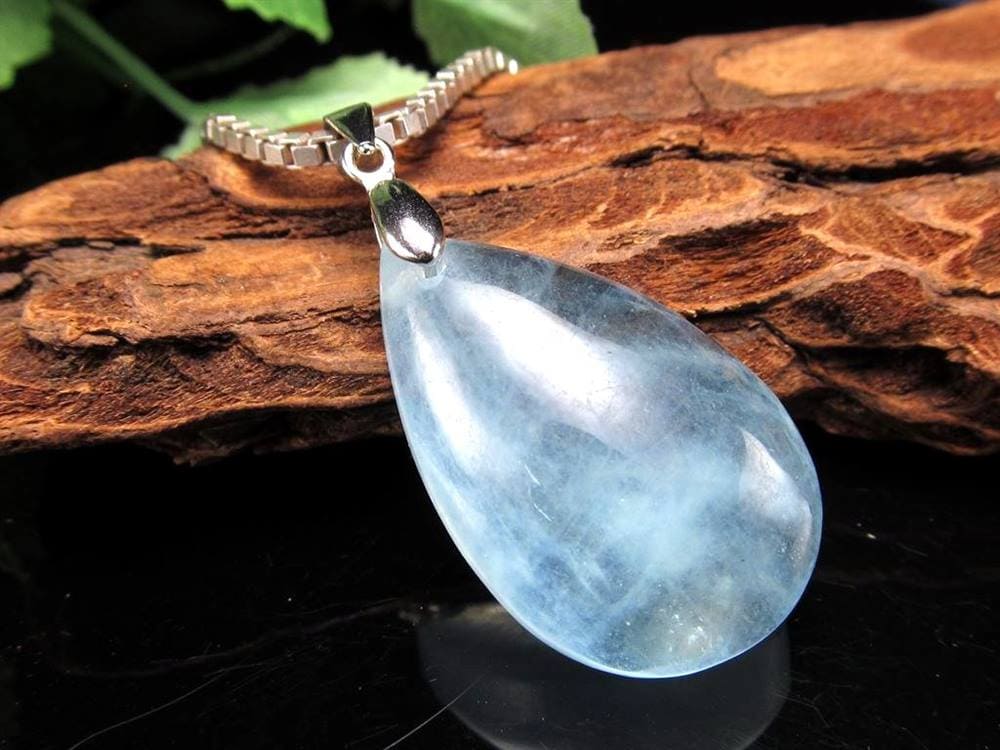 アクアマリン ペンダントトップ Silver925 ドロップ型 3月の誕生石 幸せな結婚』の象徴