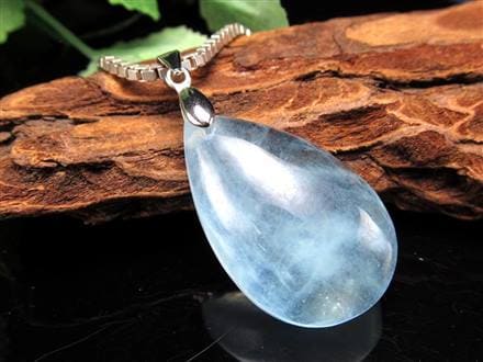 アクアマリン ペンダントトップ Silver925 ドロップ型 3月の誕生石 幸せな結婚』の象徴