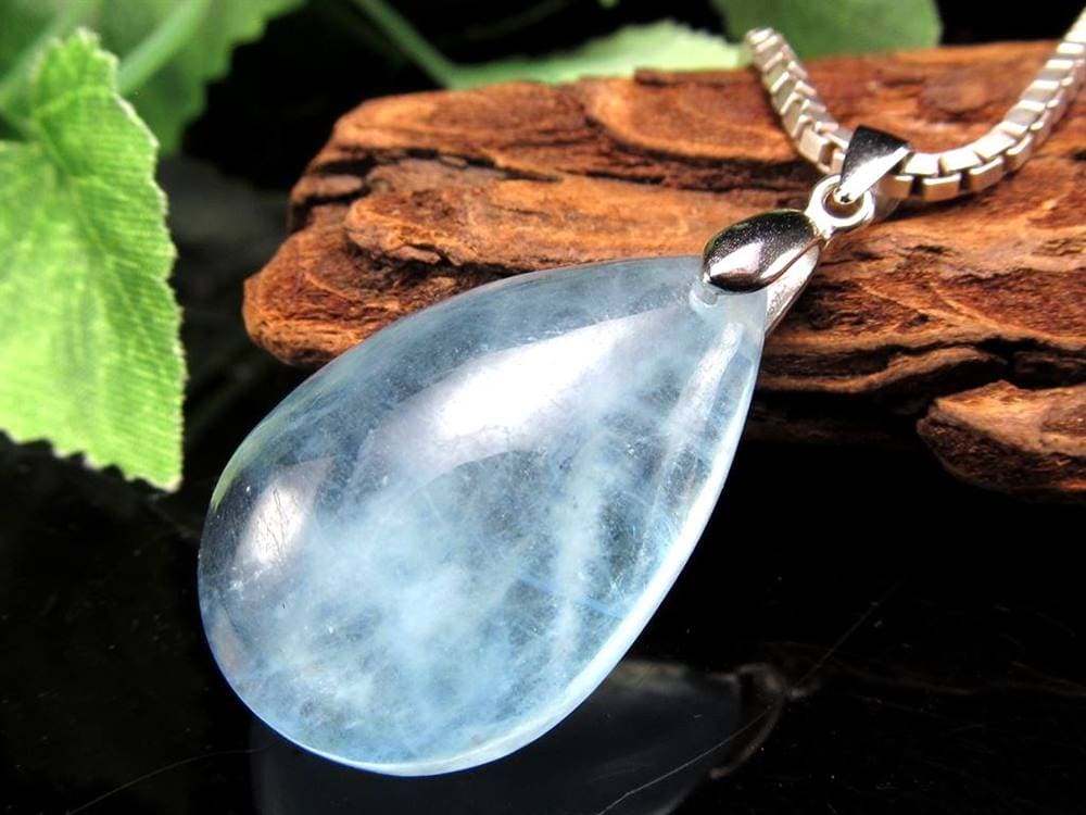 アクアマリン ペンダントトップ Silver925 ドロップ型 3月の誕生石 幸せな結婚』の象徴