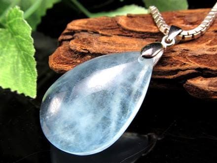 アクアマリン ペンダントトップ Silver925 ドロップ型 3月の誕生石 幸せな結婚』の象徴