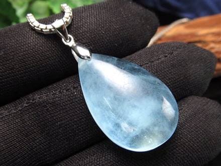 アクアマリン ペンダントトップ Silver925 ドロップ型 3月の誕生石 幸せな結婚』の象徴