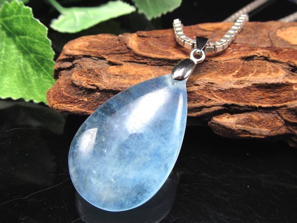 アクアマリン ペンダントトップ Silver925 ドロップ型 3月の誕生石 幸せな結婚』の象徴