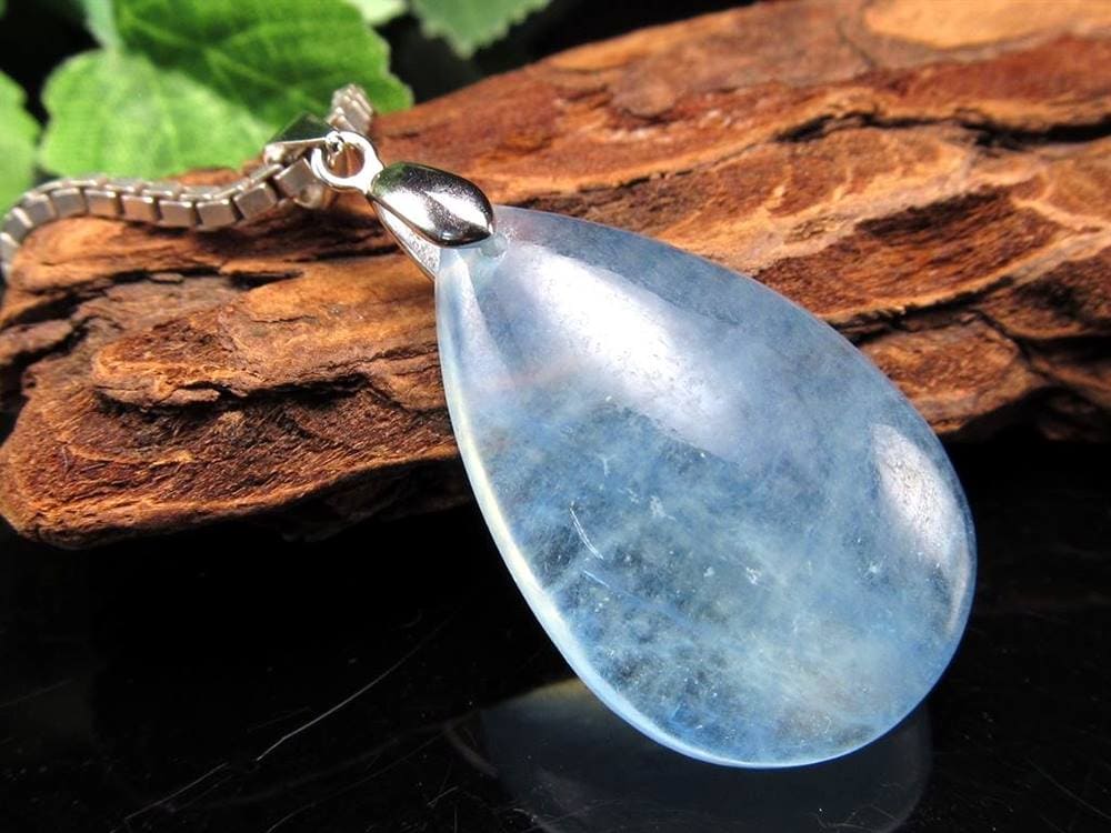 アクアマリン ペンダントトップ Silver925 ドロップ型 3月の誕生石 幸せな結婚』の象徴