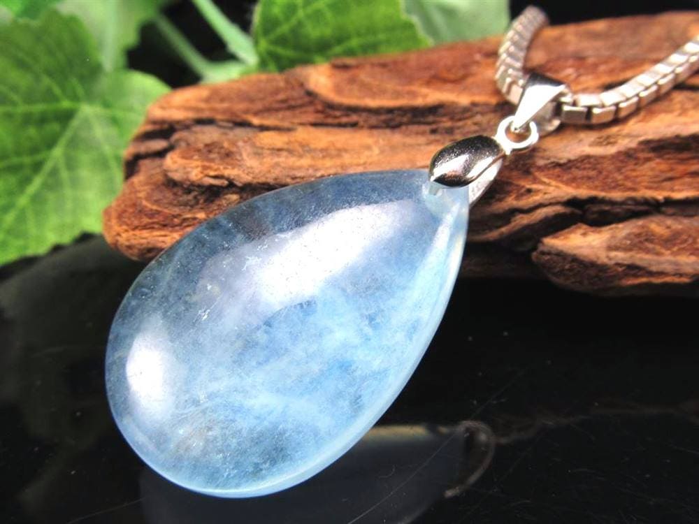 アクアマリン ペンダントトップ Silver925 ドロップ型 3月の誕生石 幸せな結婚』の象徴