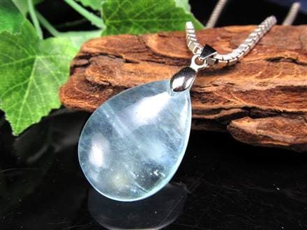 アクアマリン ペンダントトップ Silver925 ドロップ型 3月の誕生石 幸せな結婚』の象徴