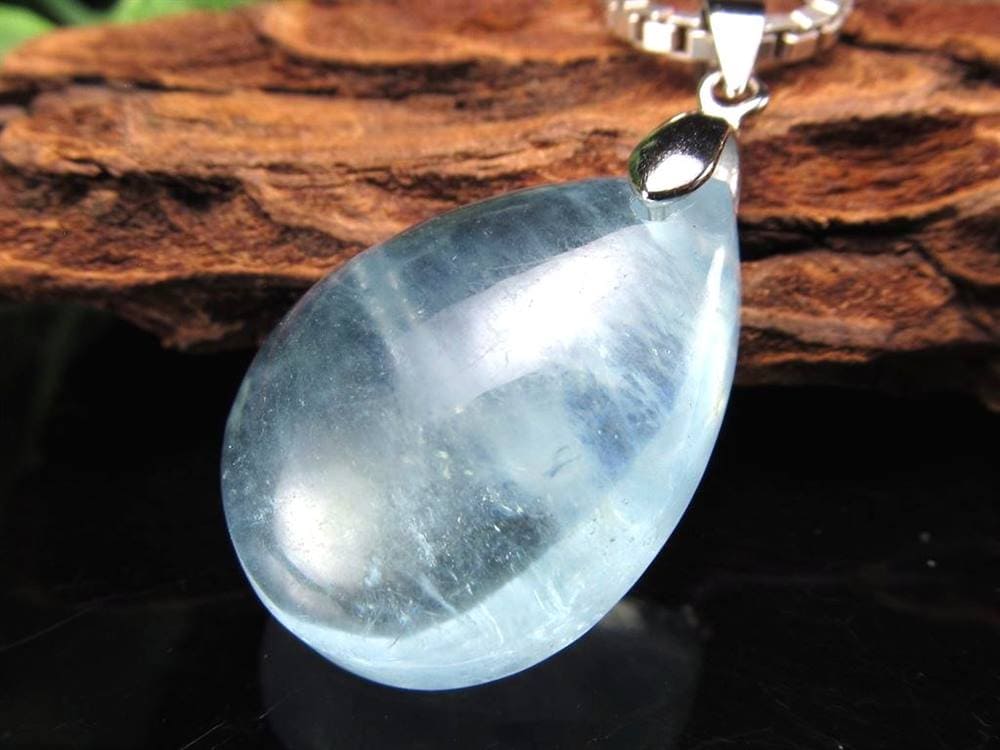 アクアマリン ペンダントトップ Silver925 ドロップ型 3月の誕生石 幸せな結婚』の象徴