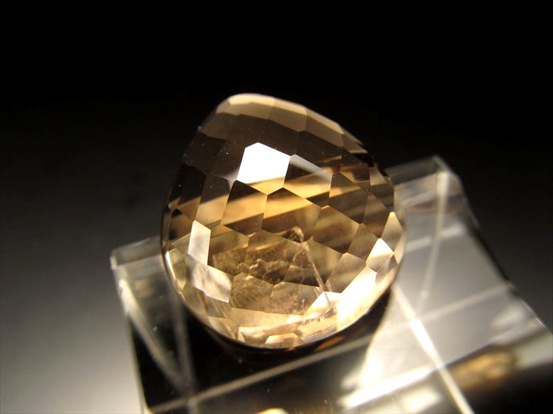 300g限定ご奉仕幸運の石【小粒︎黄水晶シトリンクォーツさざれ石】️