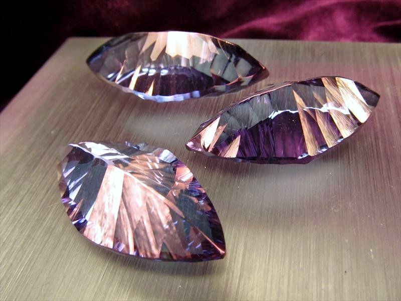 ◇超透明宝石質◇光の反射の美しいキラキラカット◇極上天然水晶使用