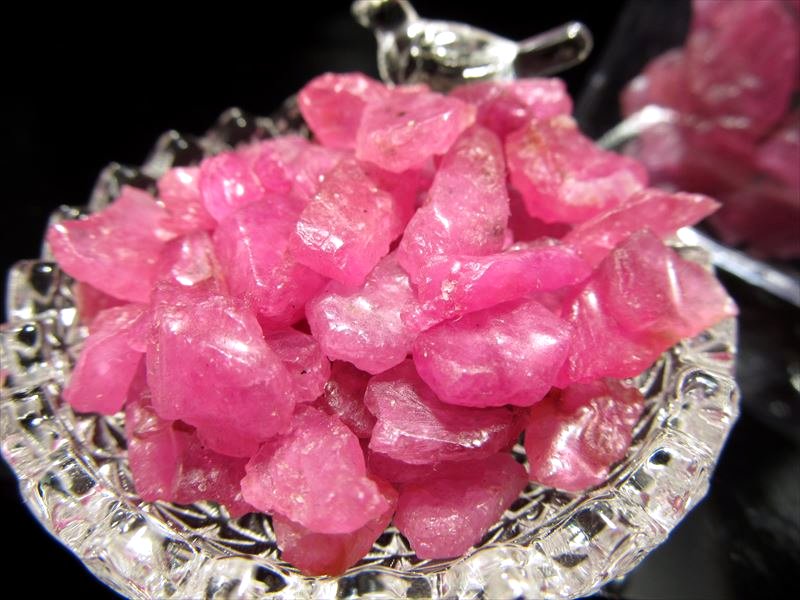 ◇限定入荷！◇極上！美結晶ピンクサファイア原石◇希少カラー！発色