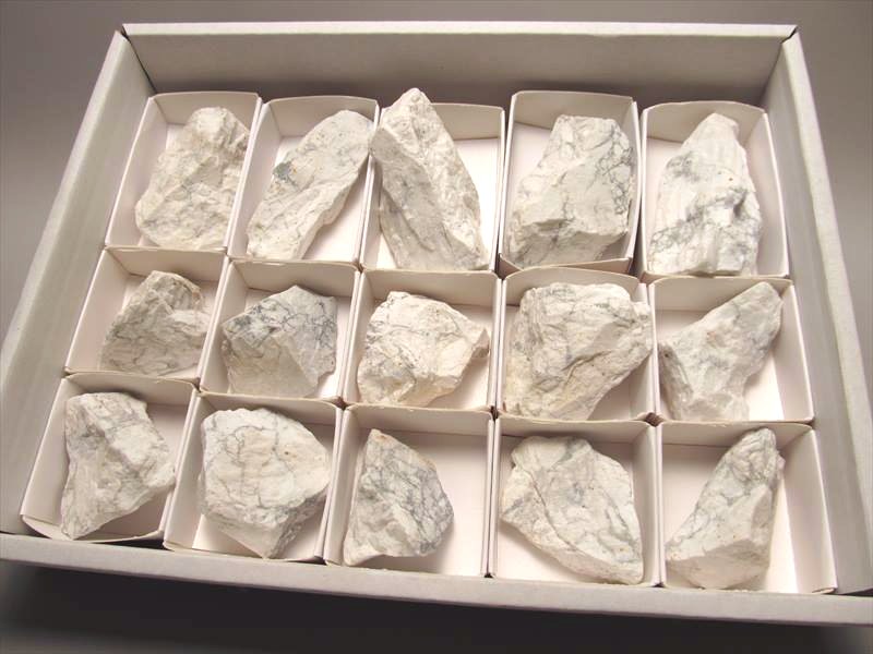 ☆限定2セット☆箱売り☆白く美しい原石☆マグネサイト【ハウライト