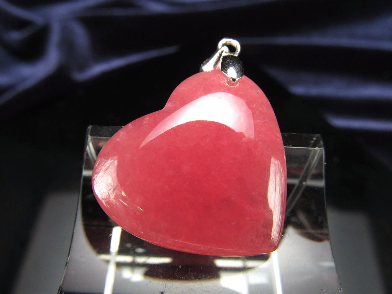 ☆極上艶感☆濃厚ピンク☆透明感あり☆存在感のあるぷっくりハート