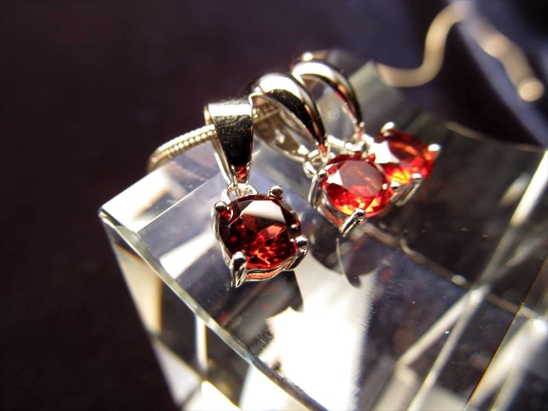 ガーネットラウンドカットPT