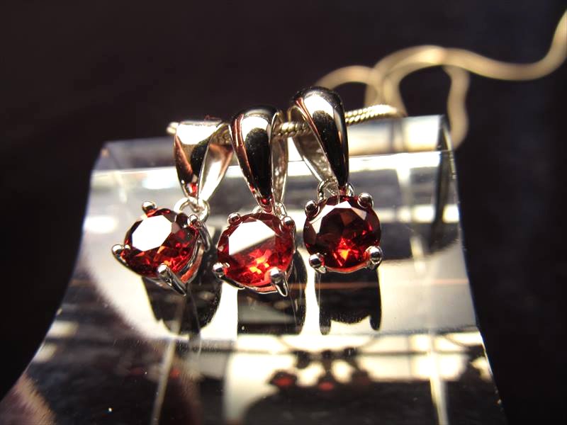 ガーネットラウンドカットPT