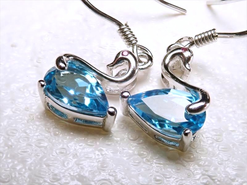 ピアス