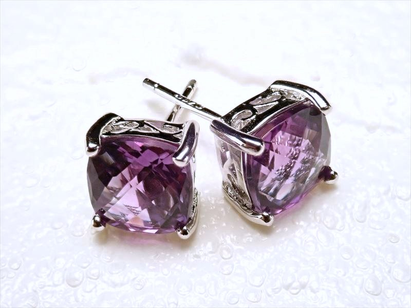 ピアス
