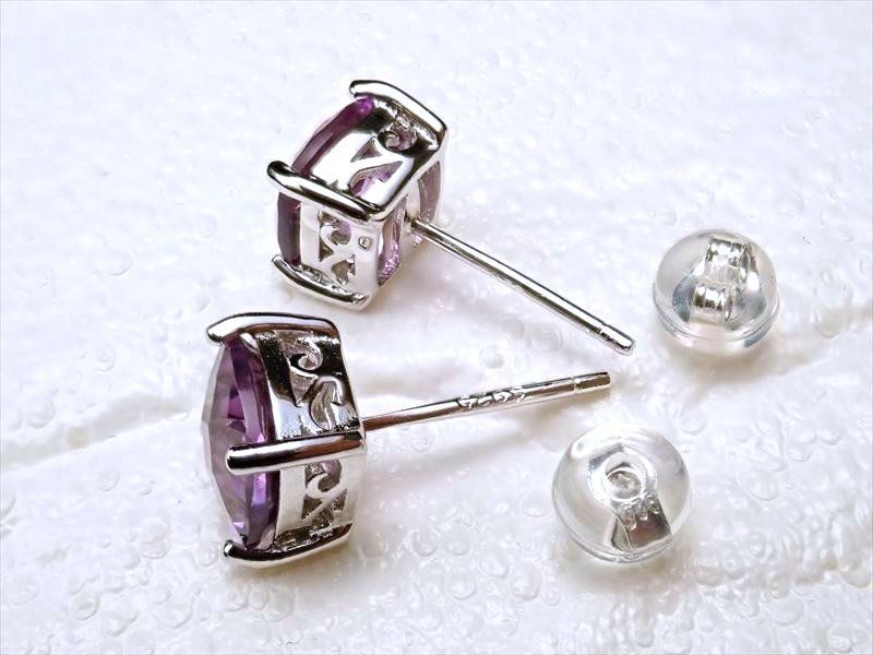 ピアス