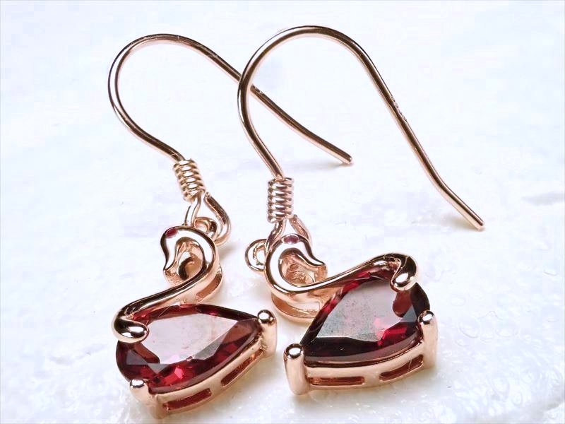 ピアス