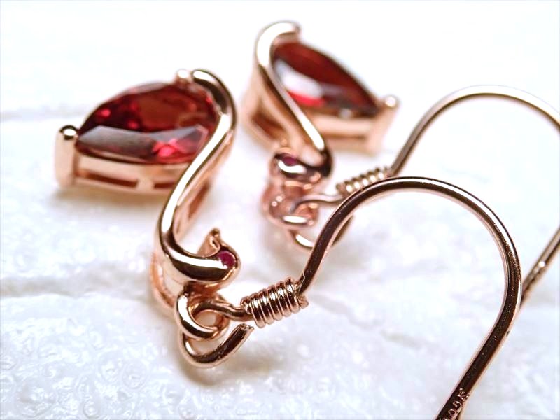 ピアス