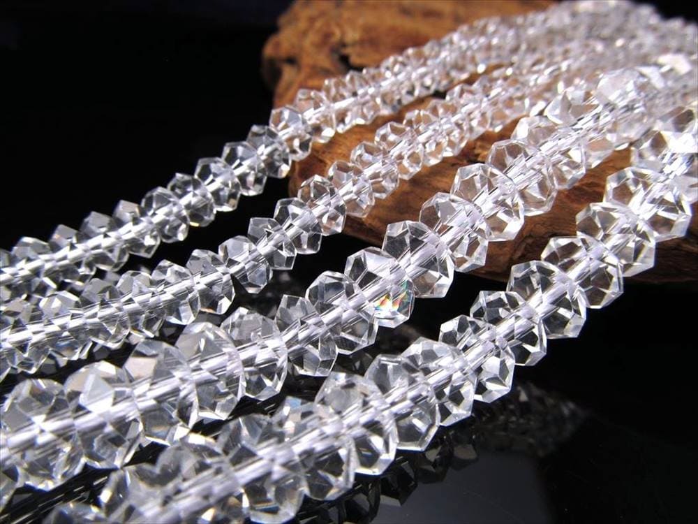 ☆キラキラカット☆4-4.5mm☆一連☆天然水晶ボタンカット(クリスタル)☆