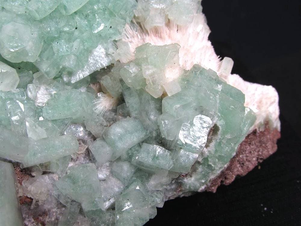 アポフィライト 魚眼石 クラスター 原石 ゼオライト