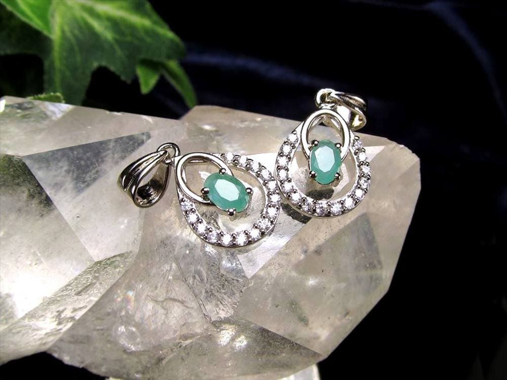 エメラルド 宝石 5月の誕生石 ペンダント アクセサリー