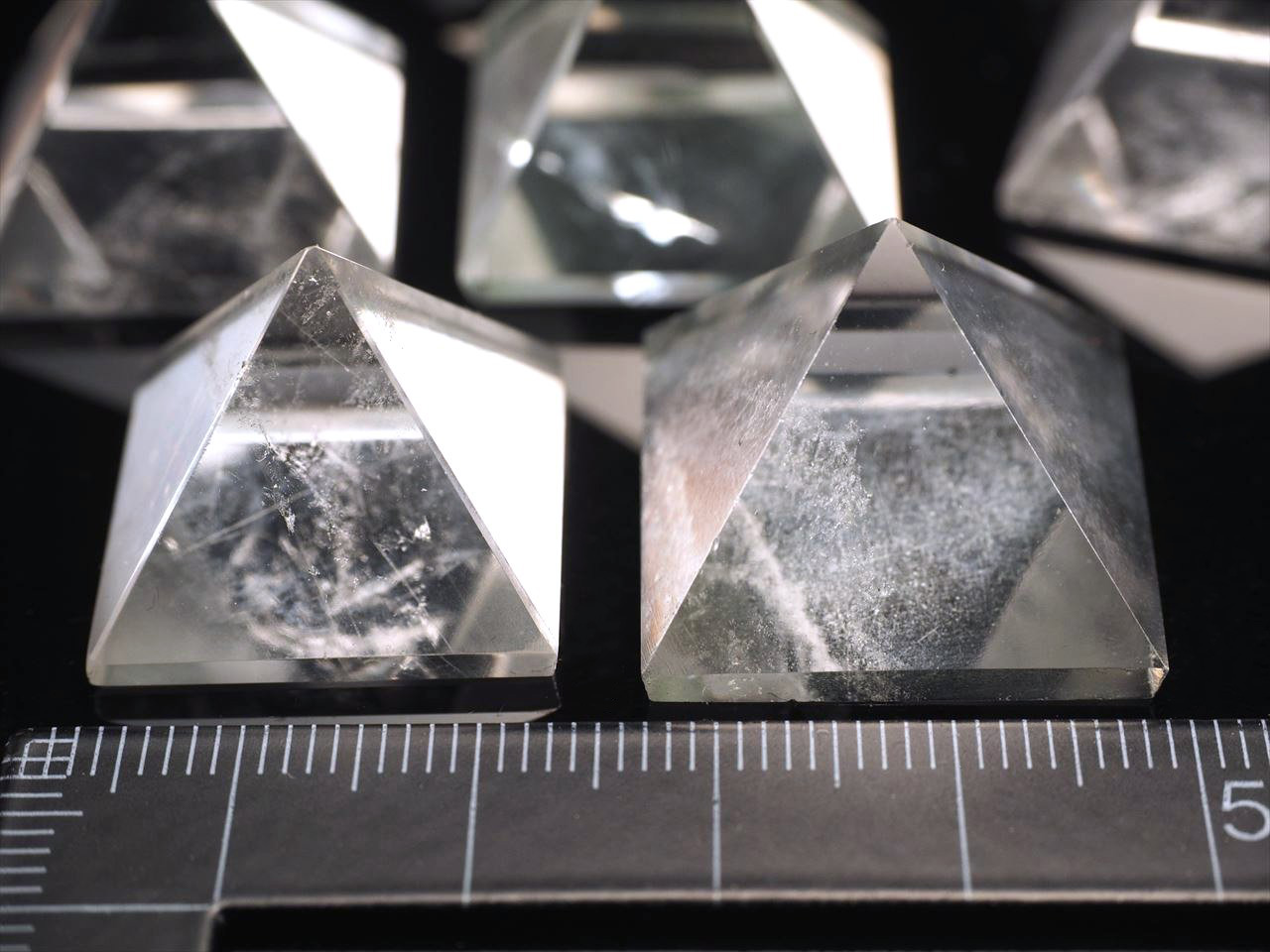 ヒマラヤ産水晶ピラミッド