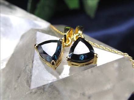 ロンドンブルー トパーズ ペンダントトップ カット インディゴブルー 11月の誕生石