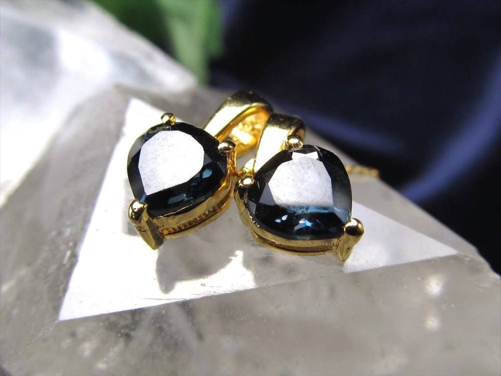 ロンドンブルー トパーズ ペンダントトップ カット インディゴブルー 11月の誕生石