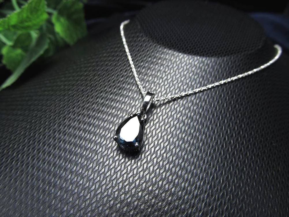 ロンドンブルー トパーズ ペンダントトップ カット インディゴブルー 11月の誕生石