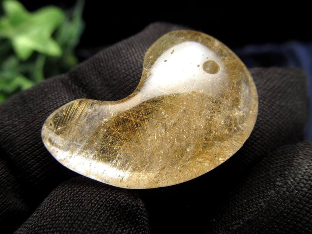 マニハール産 ヒマラヤ マニハール産水晶 勾玉