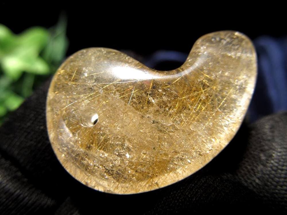 マニハール産 ヒマラヤ マニハール産水晶 勾玉